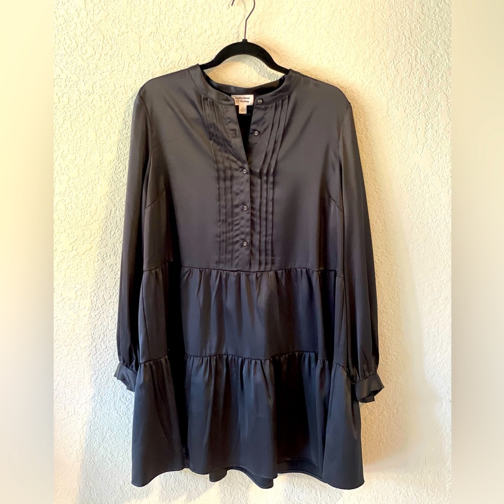 Shiny sateen tiered mini dress. Size M